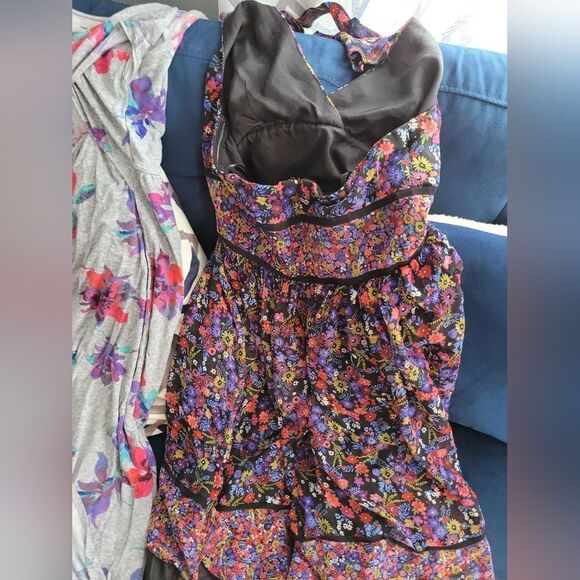 One Dress  - Picture 15 of 16